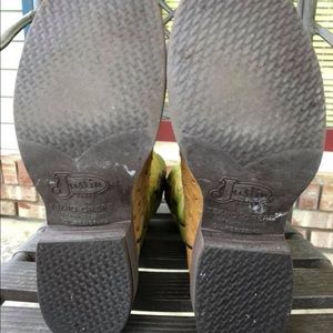 Women’s George Strait Justin Ostrich boots